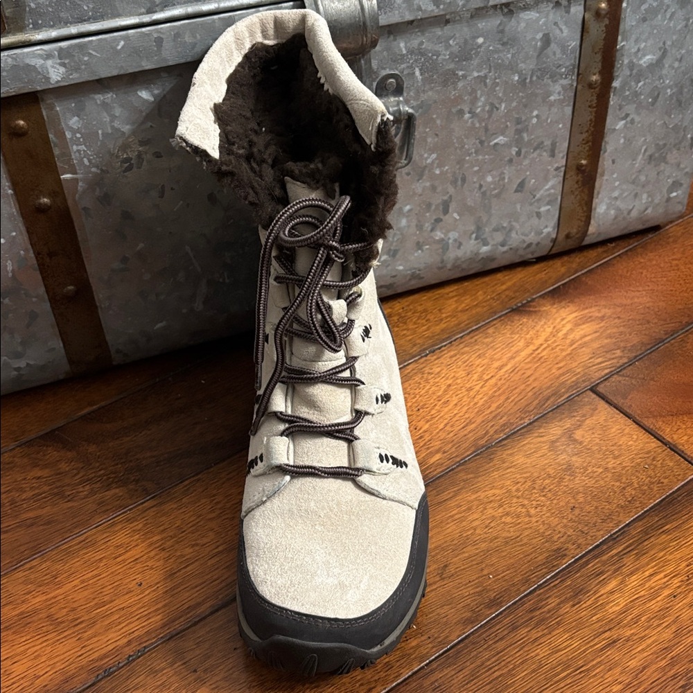 Price drop! Patagonia Stubai Waterproof Chanterelle Boots - Picture 13 of 16